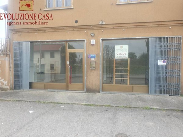 casa indipendente in vendita a Fiumicello Villa Vicentina in zona Papariano