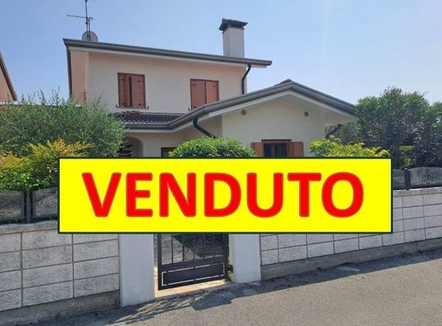 casa indipendente a Fiumicello Villa Vicentina in zona Villa Vicentina
