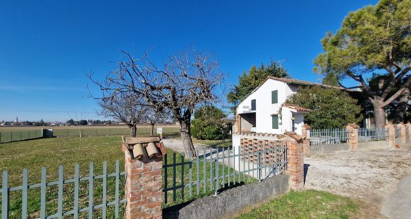 casa indipendente in vendita a Fiumicello Villa Vicentina in zona Fiumicello