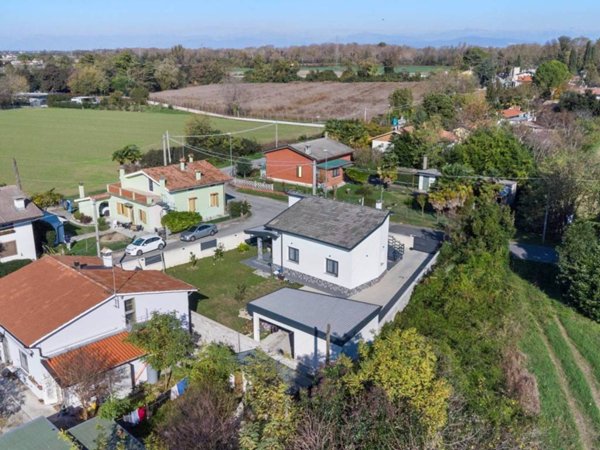 casa indipendente in vendita a Fiumicello Villa Vicentina in zona Papariano