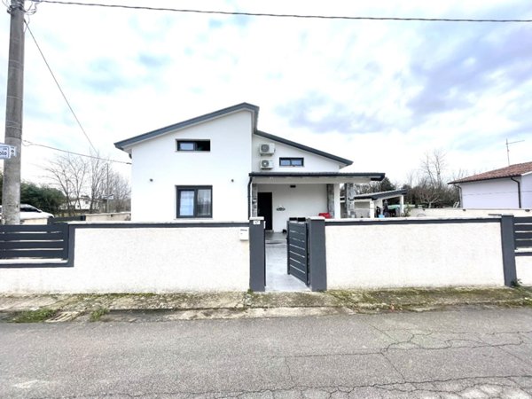 casa indipendente in vendita a Fiumicello Villa Vicentina in zona Papariano