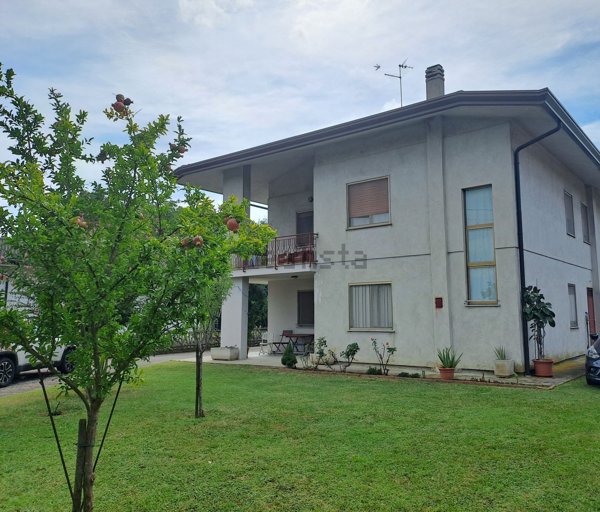 casa indipendente in vendita a Fiumicello Villa Vicentina in zona Fiumicello