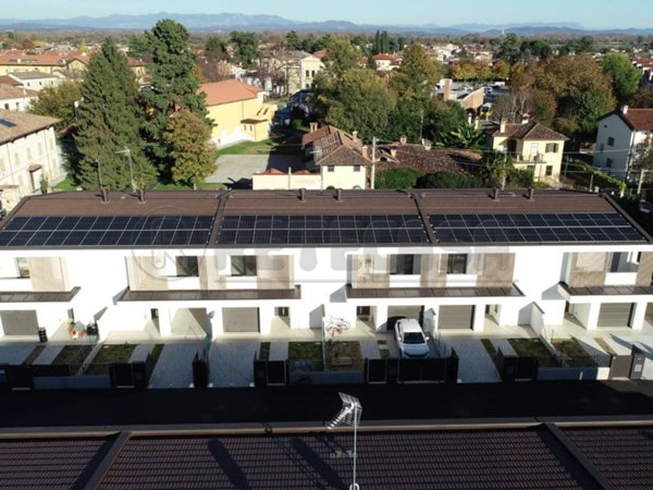 casa indipendente in vendita a Fiumicello Villa Vicentina in zona Fiumicello