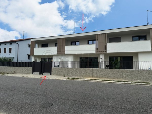 casa indipendente in vendita a Fiumicello Villa Vicentina in zona Fiumicello