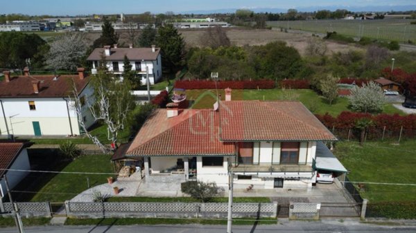casa indipendente in vendita a Fiumicello Villa Vicentina in zona Papariano