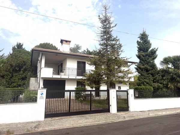 casa indipendente in vendita a Fiumicello Villa Vicentina in zona Papariano