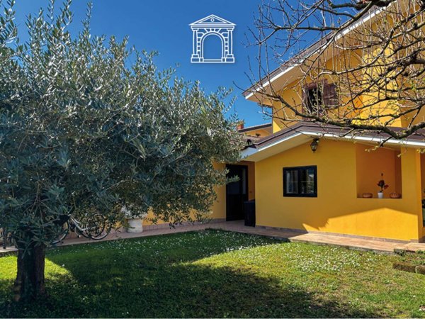 casa indipendente in vendita a Fiumicello Villa Vicentina in zona Fiumicello