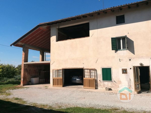 casale in vendita a Fiumicello Villa Vicentina in zona Fiumicello