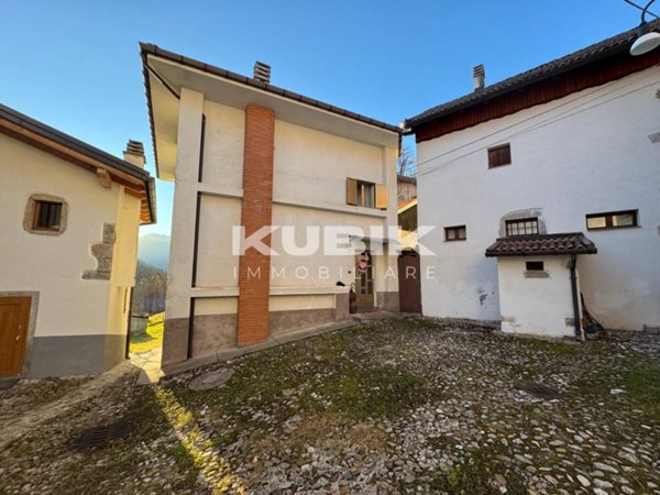 casa indipendente in vendita a Treppo Ligosullo in zona Zenodis
