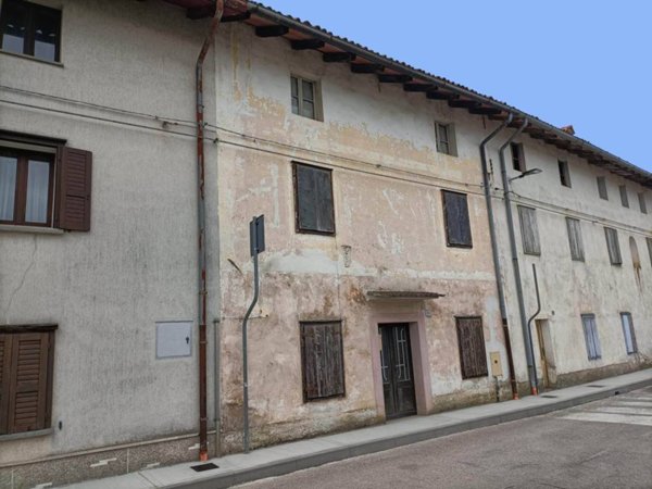casa semindipendente in vendita a Capriva del Friuli