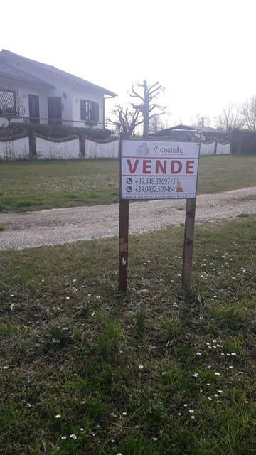 terreno edificabile in vendita a Capriva del Friuli
