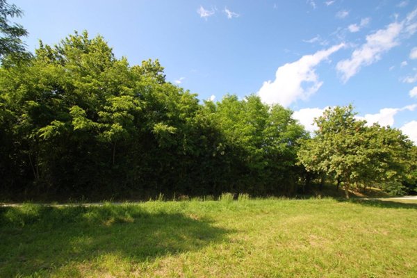 terreno edificabile in vendita a Capriva del Friuli