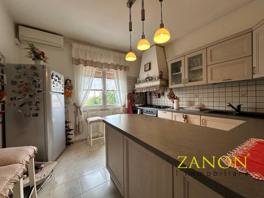 casa indipendente in vendita a Capriva del Friuli