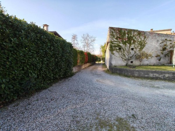 casa indipendente in vendita a Capriva del Friuli