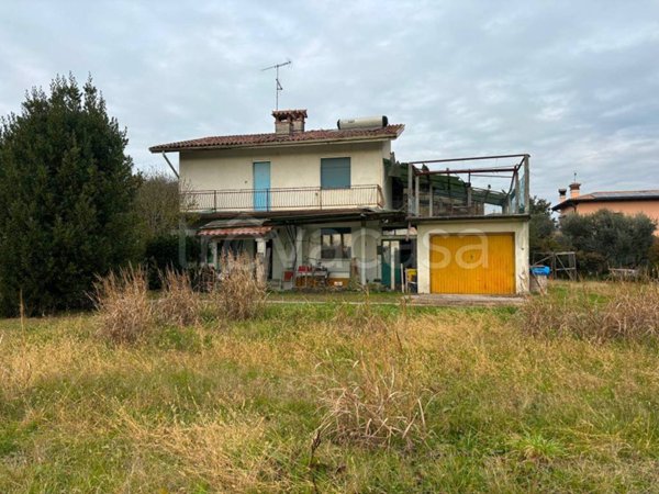 casa indipendente in vendita a Capriva del Friuli