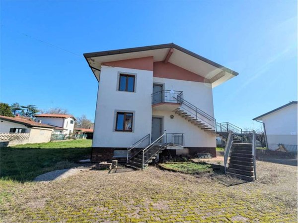 casa indipendente in vendita a Capriva del Friuli