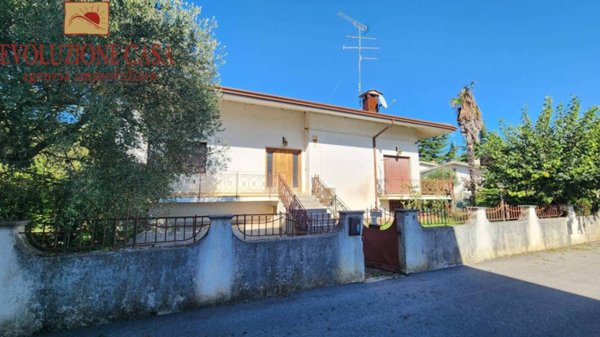 casa indipendente in vendita a Capriva del Friuli