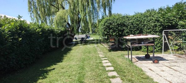 casa indipendente in vendita a Capriva del Friuli