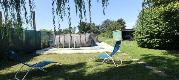 casa indipendente in vendita a Capriva del Friuli