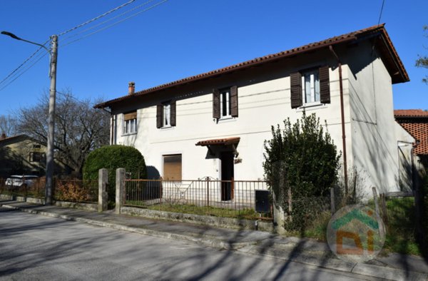 casa indipendente in vendita a Capriva del Friuli