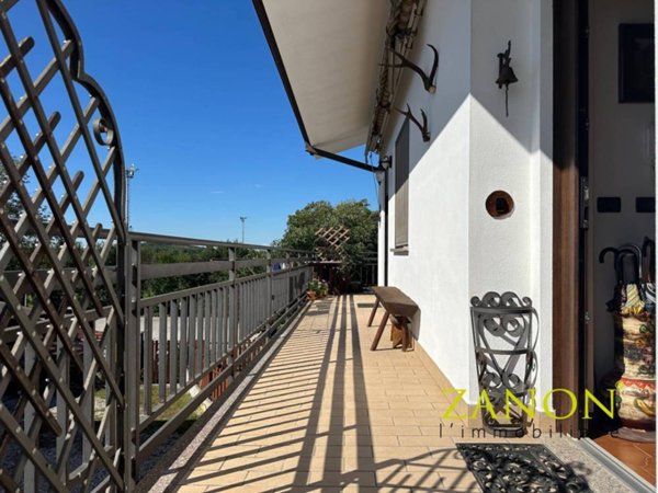 casa indipendente in vendita a Capriva del Friuli