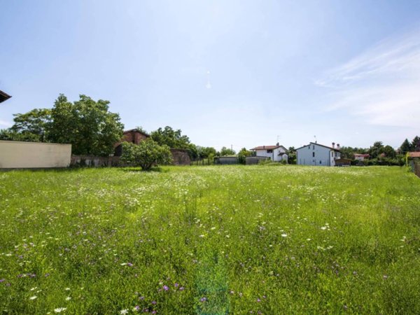 terreno agricolo in vendita a Capriva del Friuli in zona Spessa