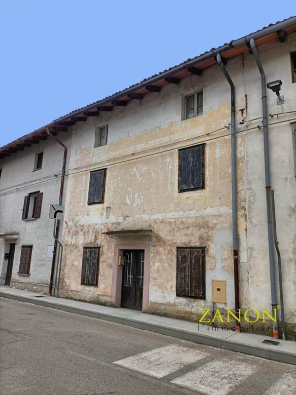 casa indipendente in vendita a Capriva del Friuli