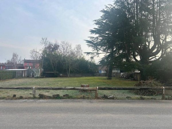 terreno edificabile in vendita a Capriva del Friuli