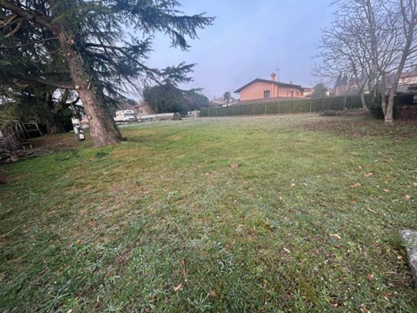 terreno edificabile in vendita a Capriva del Friuli