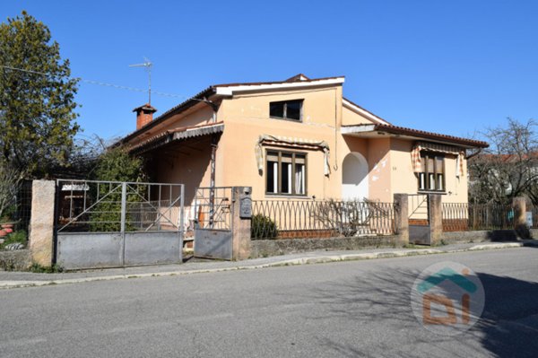 casa indipendente in vendita a Capriva del Friuli