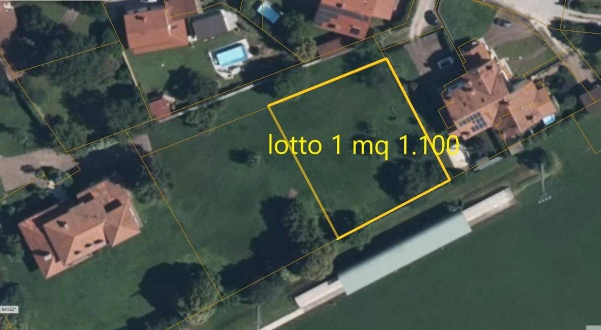 terreno edificabile in vendita a Capriva del Friuli