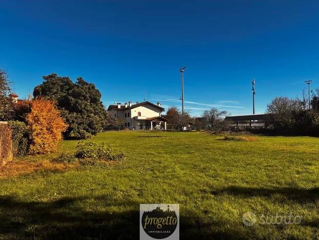 terreno edificabile in vendita a Capriva del Friuli