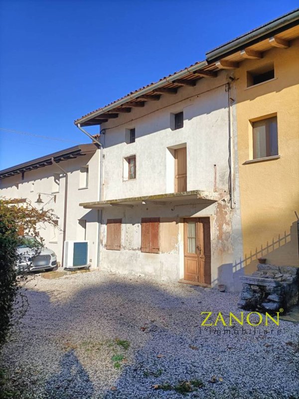 casa indipendente in vendita a Capriva del Friuli