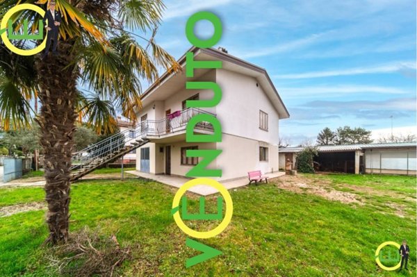 casa indipendente in vendita a Capriva del Friuli