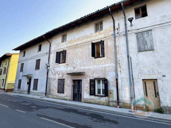 casa indipendente in vendita a Capriva del Friuli