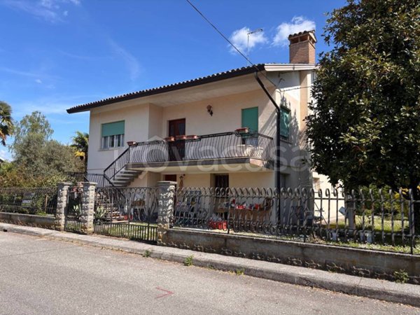 casa indipendente in vendita a Capriva del Friuli