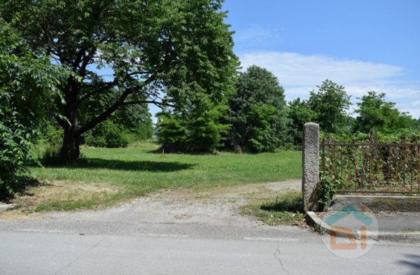 terreno edificabile in vendita a Capriva del Friuli in zona Russiz di Sotto