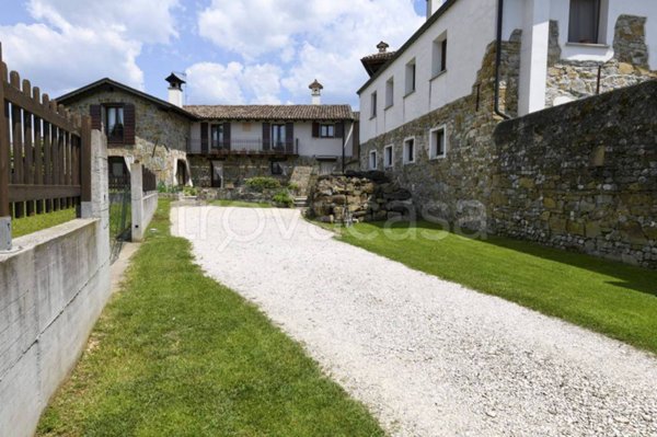 casa indipendente in vendita a Cormons