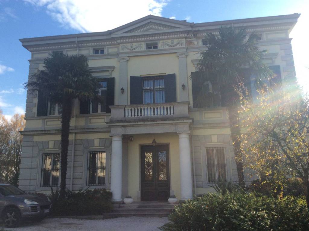 casa indipendente in vendita a Cormons