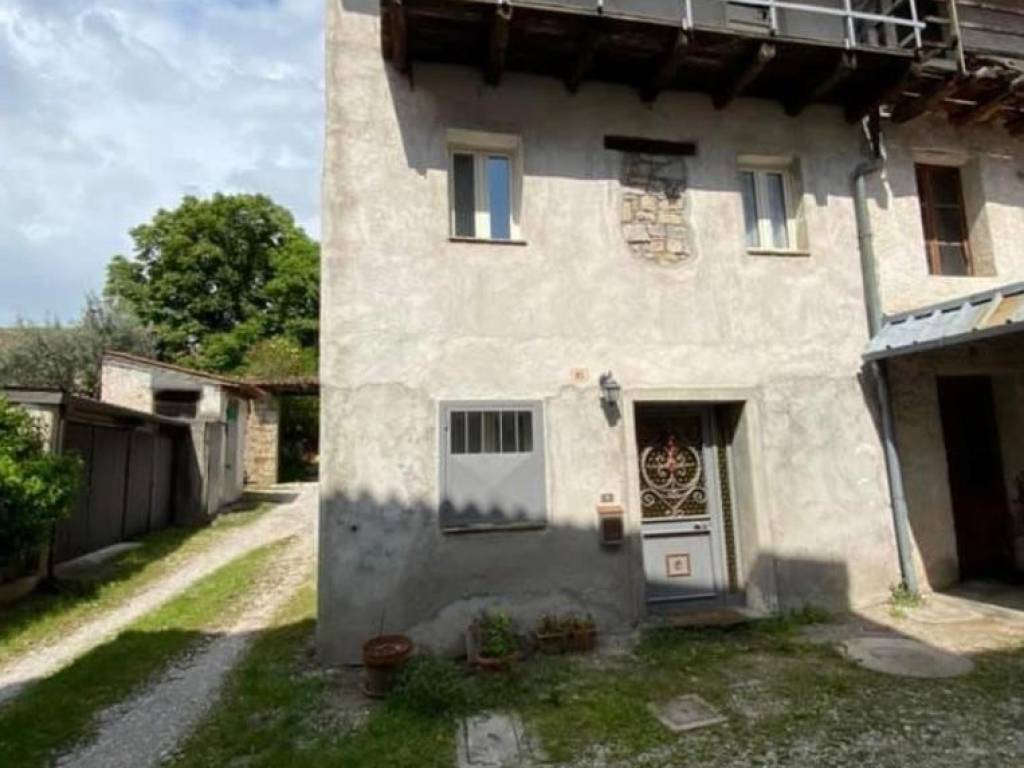 casa indipendente in vendita a Cormons