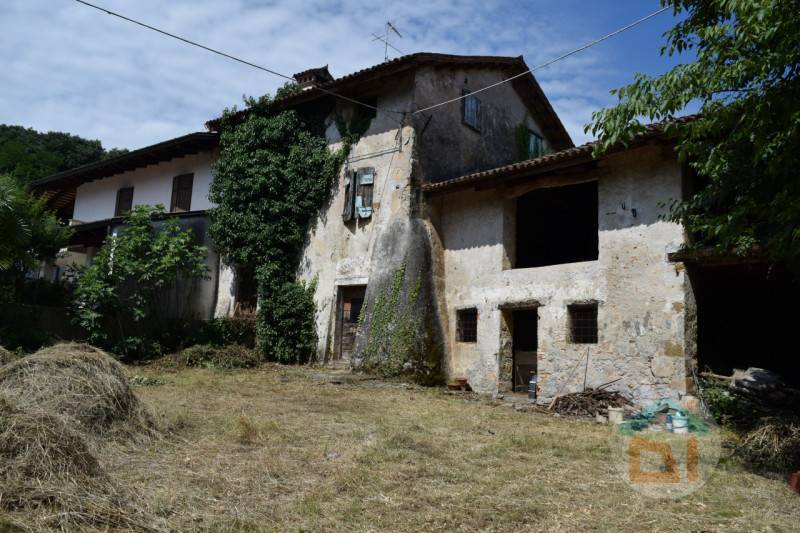casale in vendita a Cormons in zona Borgnano