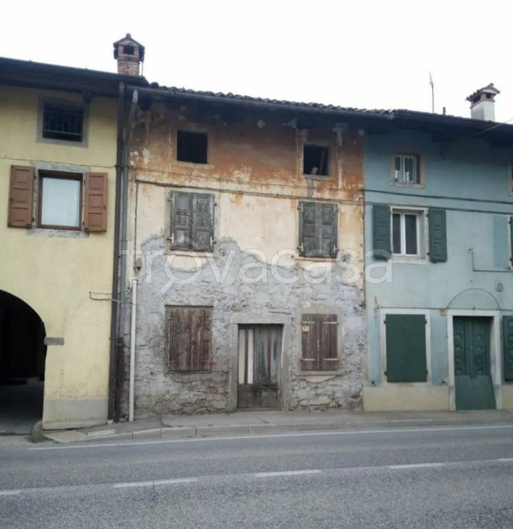 casa indipendente in vendita a Cormons in zona Brazzano