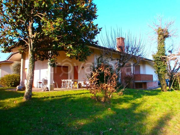 casa indipendente in vendita a Cormons
