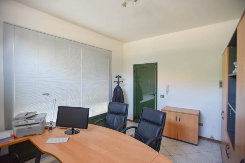 locale commerciale in vendita a Cormons