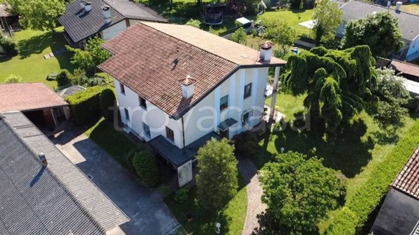 casa indipendente in vendita a Cormons in zona Borgnano
