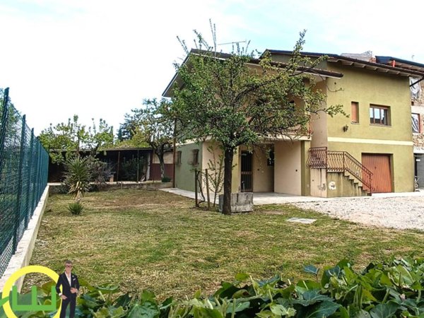 casa indipendente in vendita a Cormons