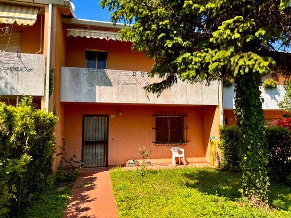 casa indipendente in vendita a Cormons in zona Borgnano