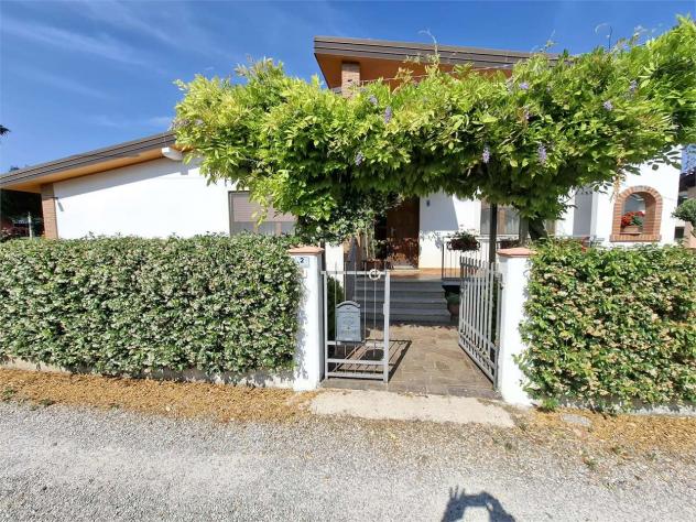 casa indipendente in vendita a Cormons