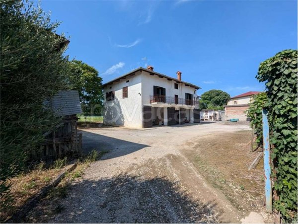 casa indipendente in vendita a Cormons in zona Borgnano