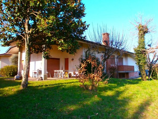 casa indipendente in vendita a Cormons